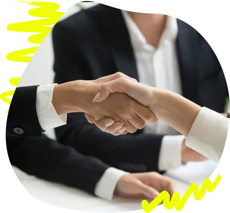 Zwei Geschäftspartner geben sich die Hand